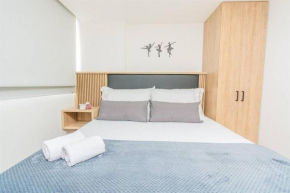 NEW! Homey Loft El Tesoro-Fast Wifi